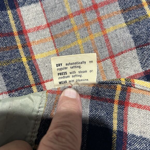 Pendleton Short Sleeve Shirt, Size M, Vintage Plaid 1970's - 80's, 100% Wool - Picture 6 of 6